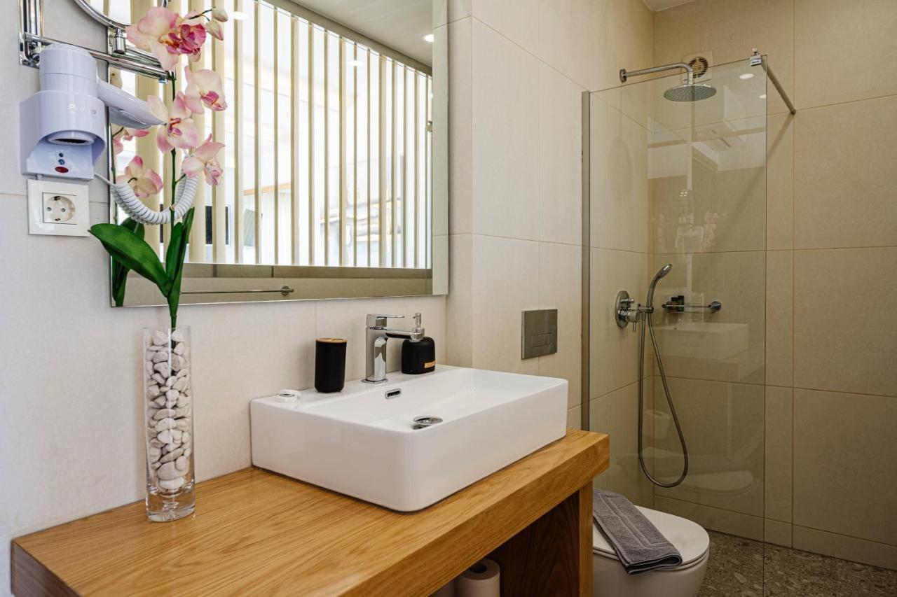 Addimare Sea View Villa, And Events Venue อาลีเกส ภายนอก รูปภาพ
