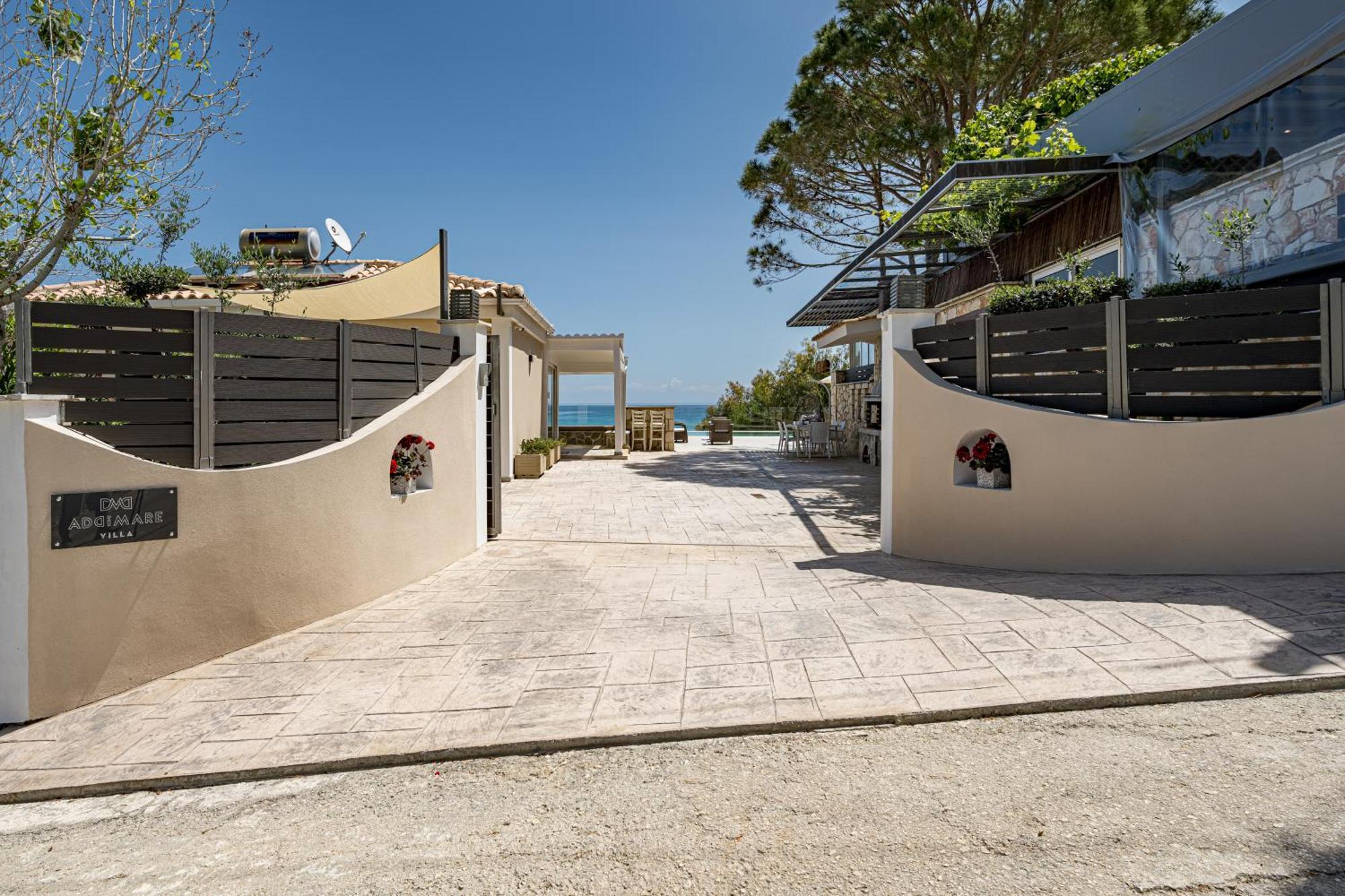 Addimare Sea View Villa, And Events Venue อาลีเกส ภายนอก รูปภาพ