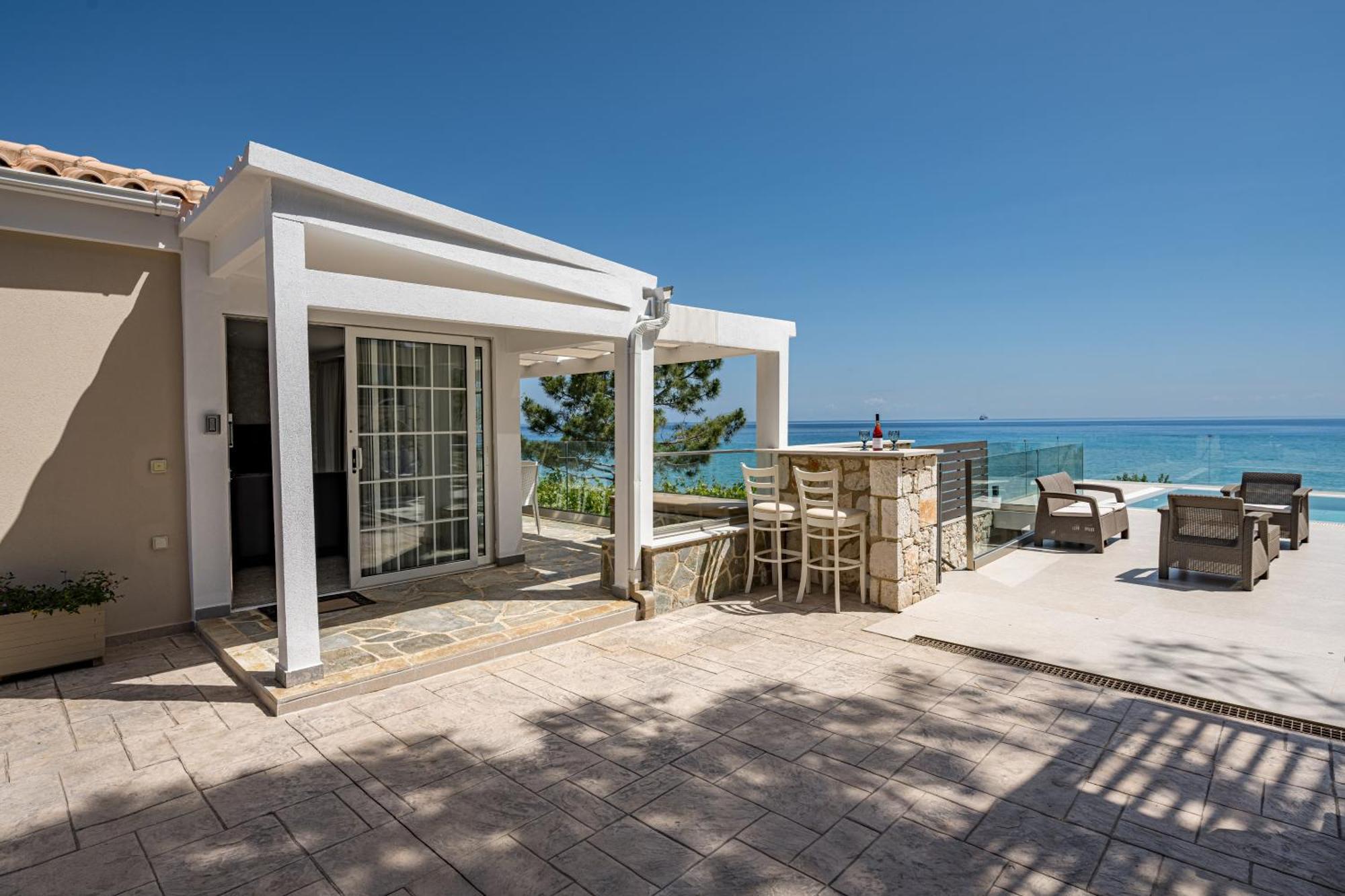 Addimare Sea View Villa, And Events Venue อาลีเกส ภายนอก รูปภาพ